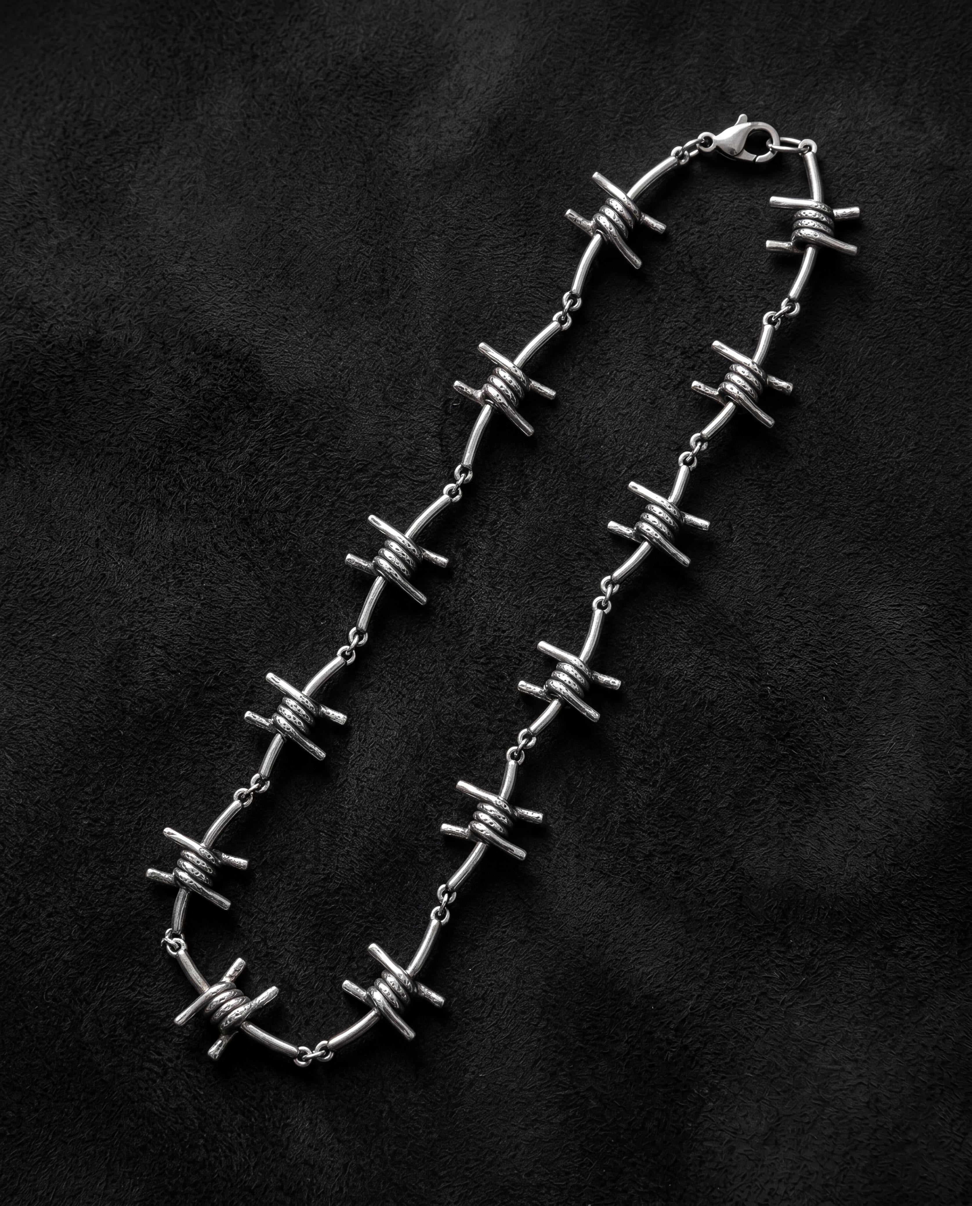Wire necklace