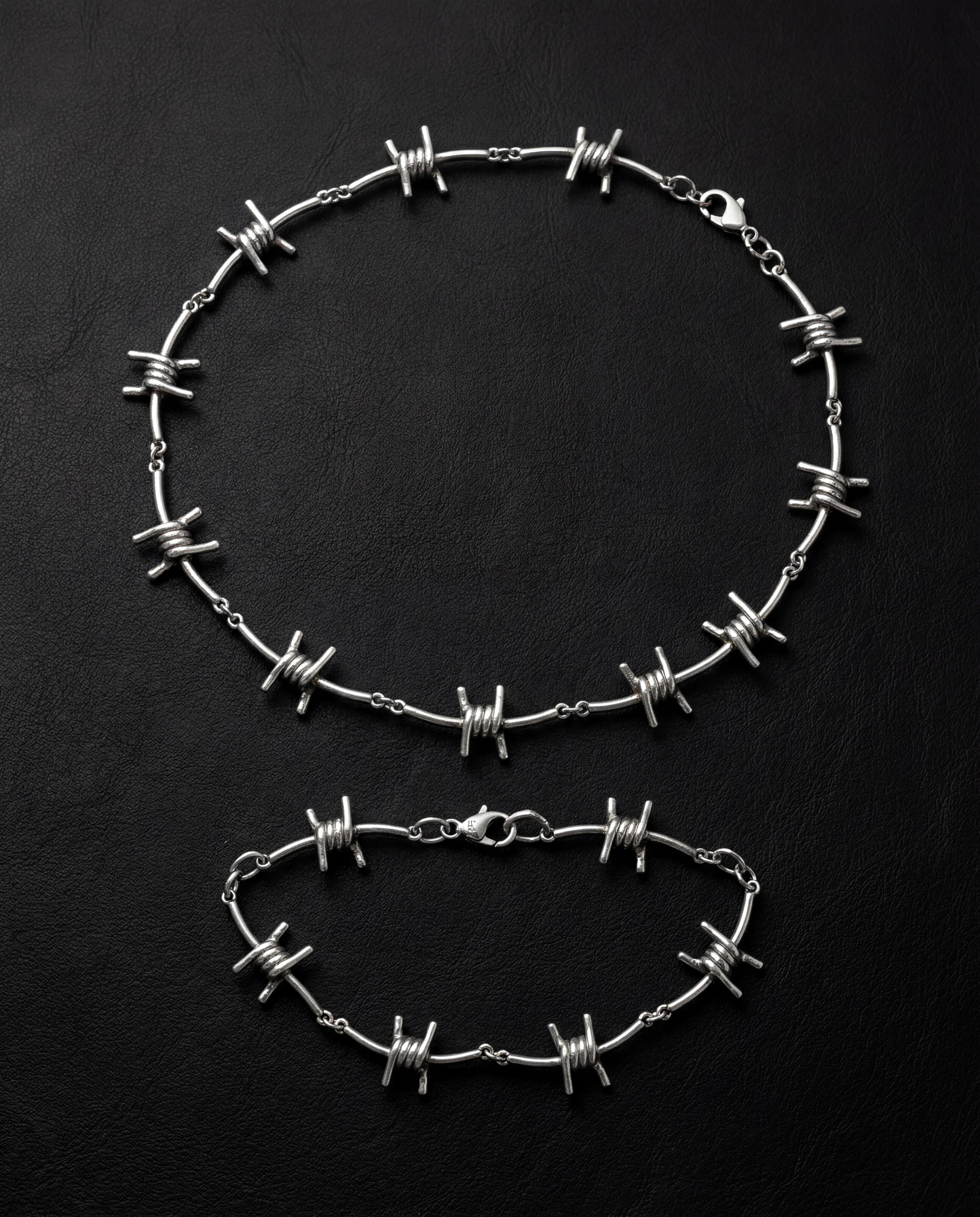 Wire necklace
