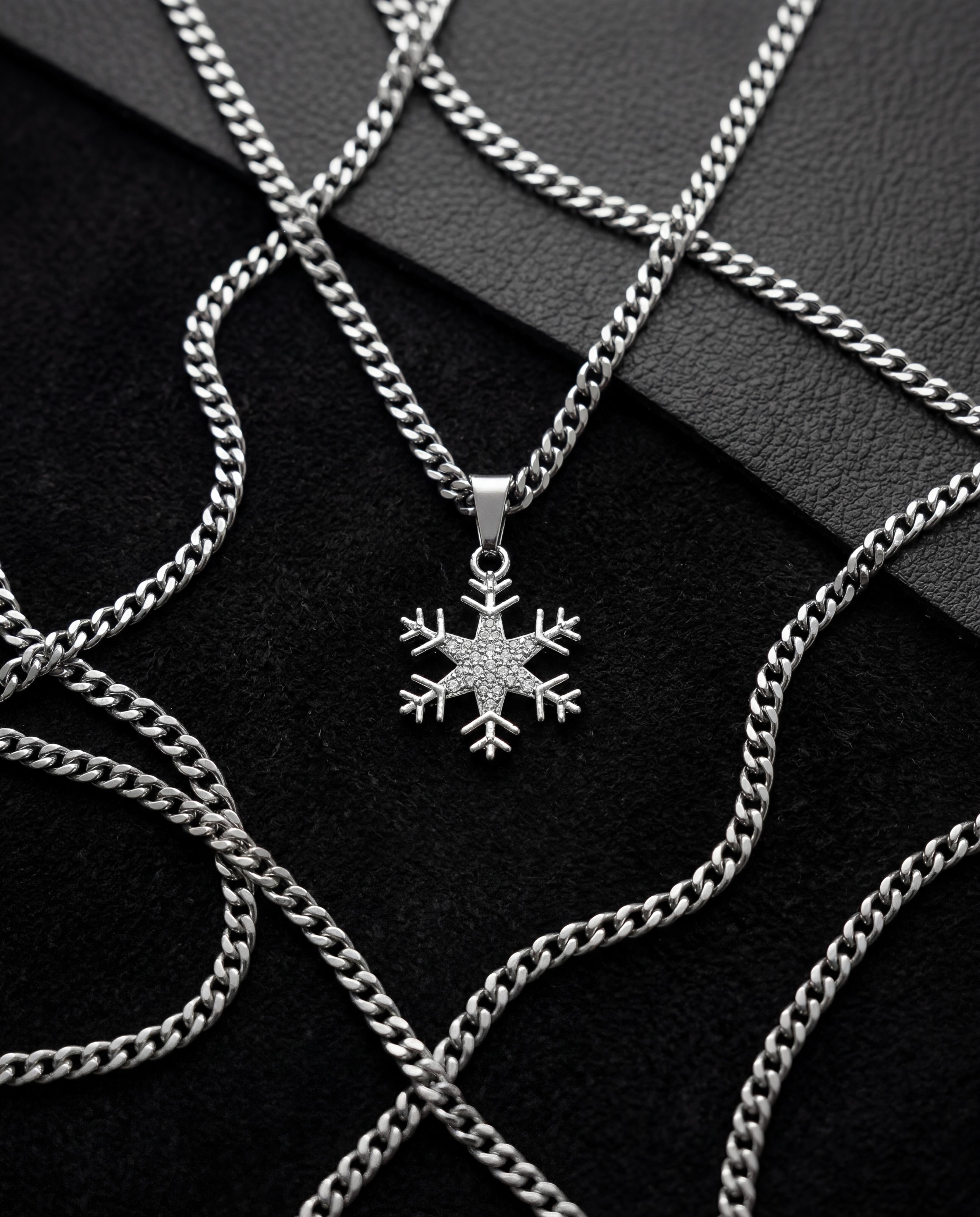 Snow necklace