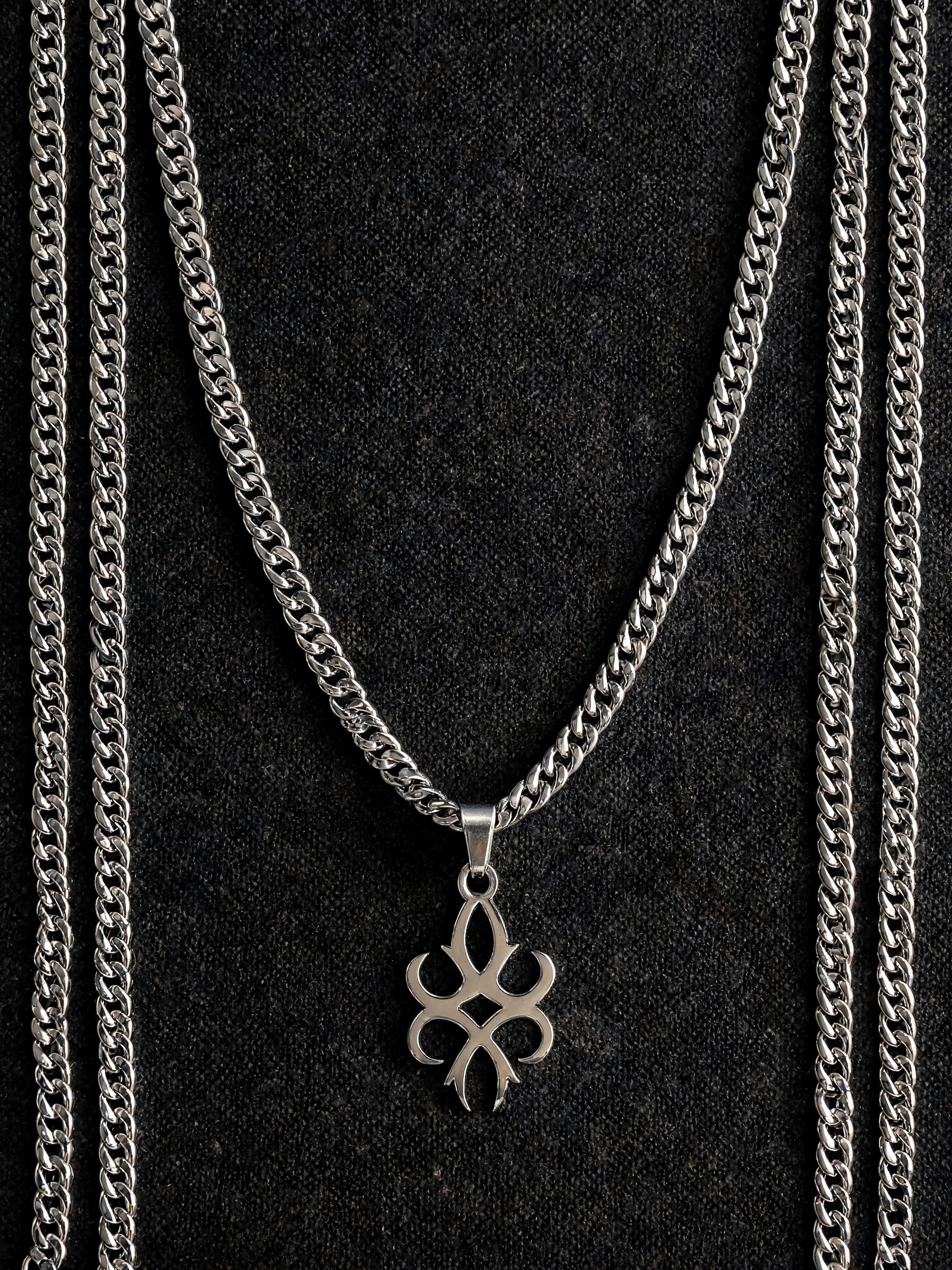Gothic neck